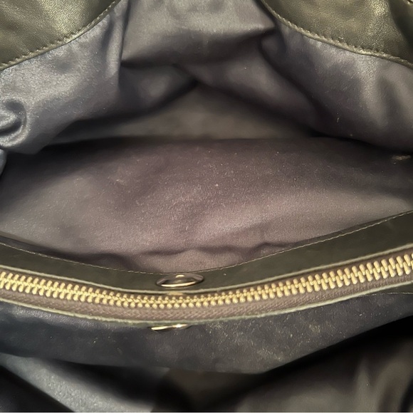 Coach Black Leather Shoulder Bag with Turnlock Closure - Picture 10 of 14